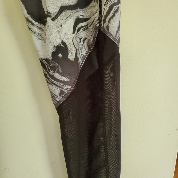 SO Yoga 👖 Pants, mesh like bottom Large - Picture 3 of 4